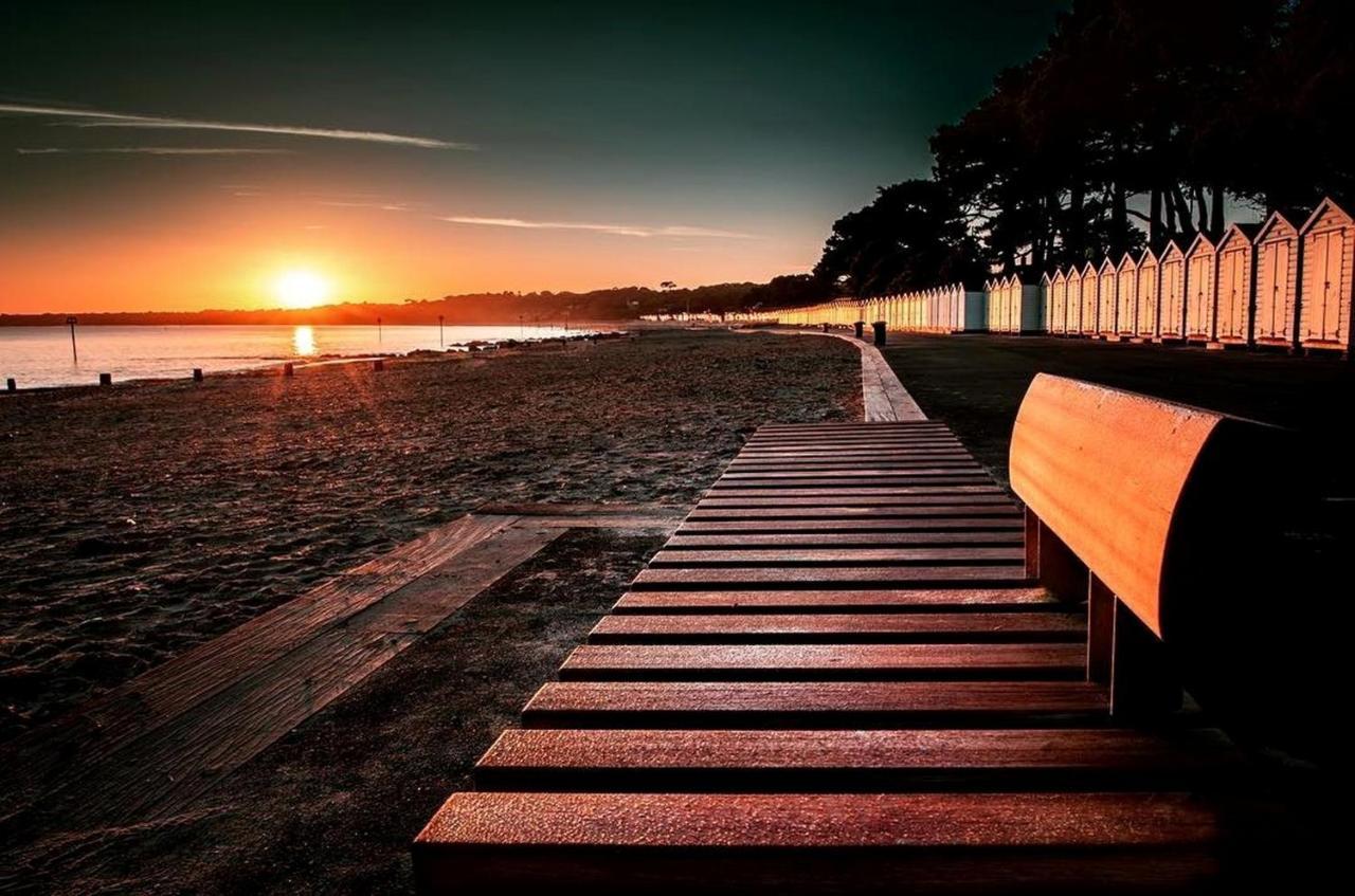 Mudeford Beach Lodge Εξωτερικό φωτογραφία